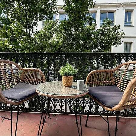Luxury Family 2br - Prime Location, Walk To & Shopping, Sunny Balcony - Totolulu Hoche * Cannes