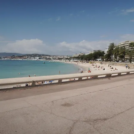 Luxury Family 2br - Prime Location, Walk To & Shopping, Sunny Balcony - Totolulu Hoche Apartment Cannes
