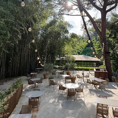 Luxury Family 2br - Prime Location, Walk To & Shopping, Sunny Balcony - By Totolulu Hoche * كان